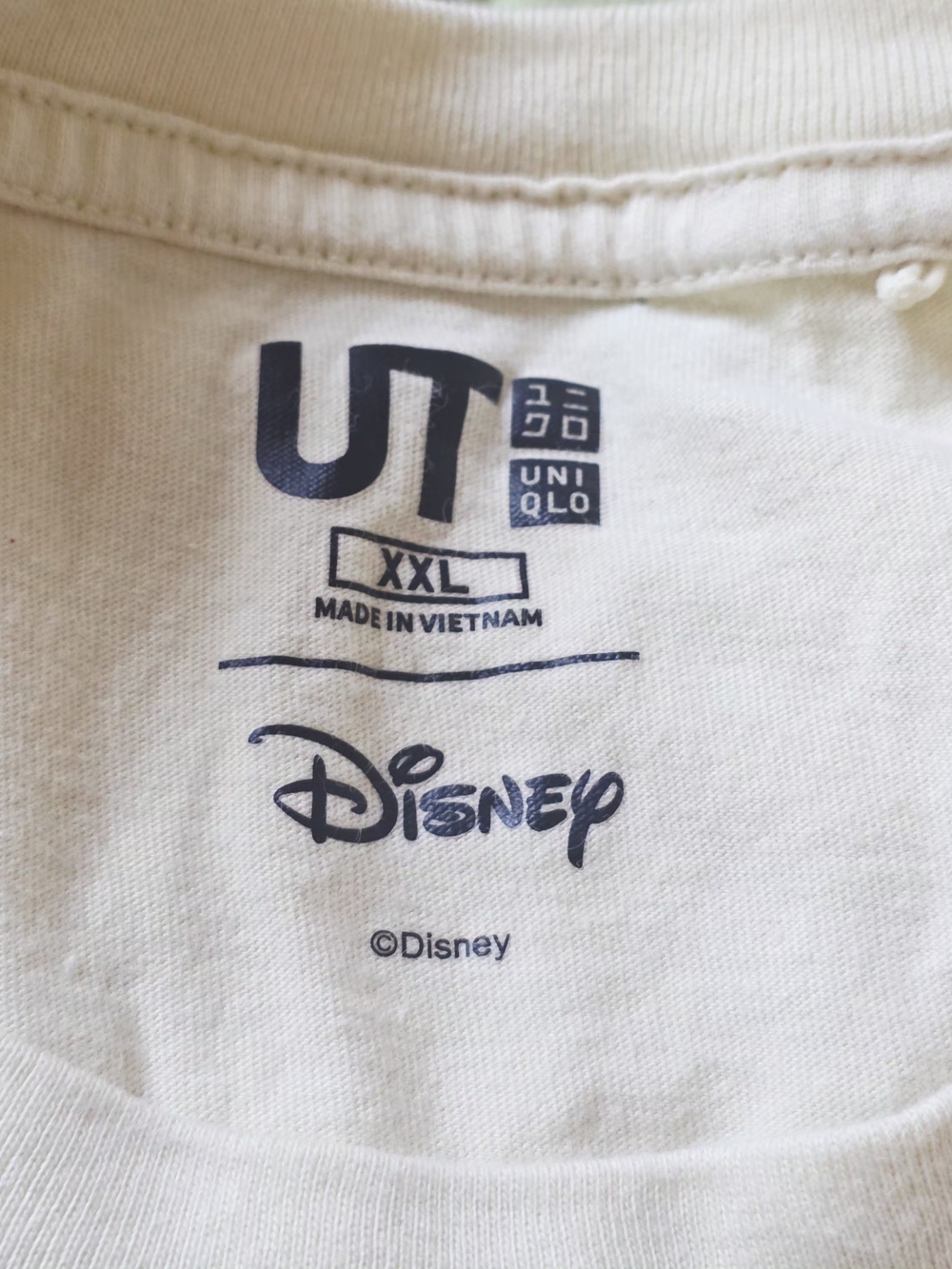 Disney Uniqlo Mickey Aloha T-Shirt Pale Yellow Hawaiian Theme Size XXL Large - Picture 4 of 4